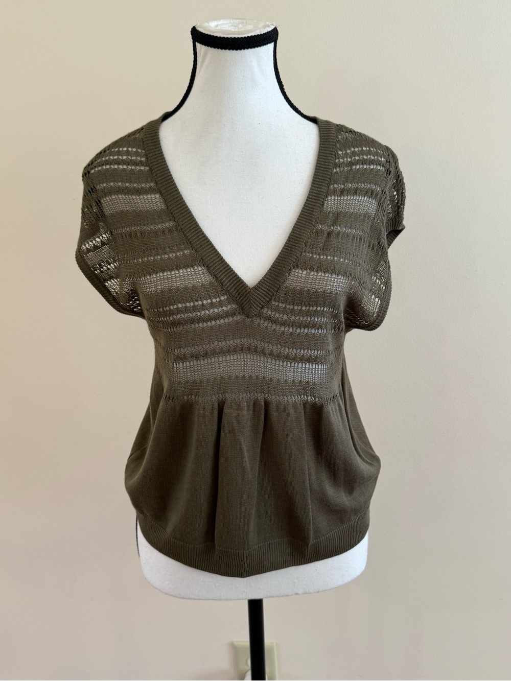 bebe Olive Green V-Neck Short Sleeve Knit Tunic XS